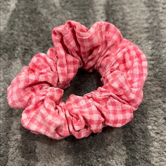 Gingham Ruffle Hair Scrunchie Pink - Picture 1 of 3